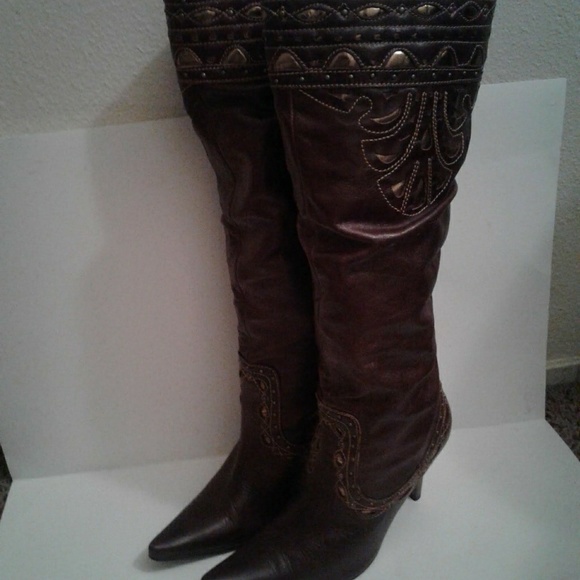 Dollhouse Sexy Boots - Picture 5 of 8